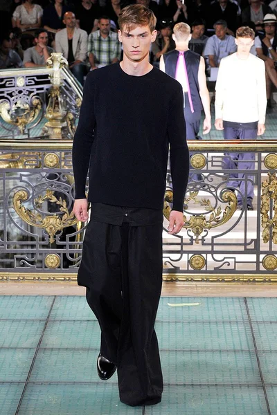 Look 23